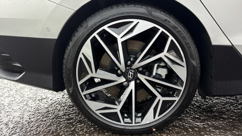 Hyundai IONIQ 6 239kW Ultimate 77kWh 4dr AWD Auto Electric Saloon